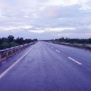 NHAI to award 100 projects in 2011-12