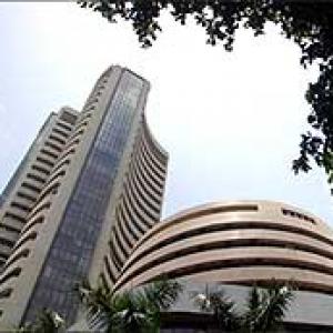 Markets continue winning streak; Sensex up 128 pts