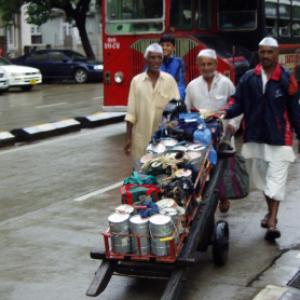 Now, Mumbai's dabbawalas to deliver Flipkart products!