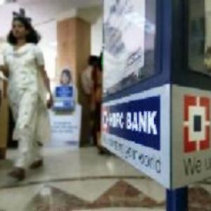 HDFC joins pricing war with dual home loan rate