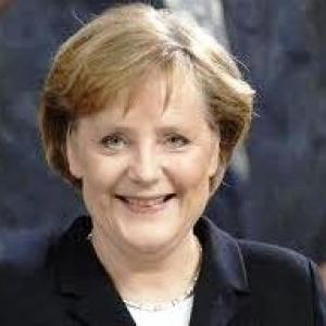 Merkel rejects calls for orderly insolvency of Greece