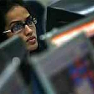 Markets dip led by rate sensitives