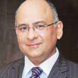 Global banker returns to head IndusInd arm