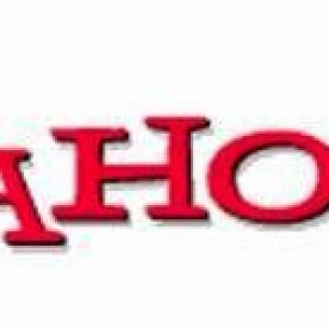 Yahoo chairman, 3 directors to step down