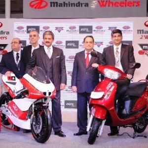 Mahindra launches scooter Duro DZ @ Rs 42,332