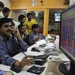 Positive global cues keep markets firm