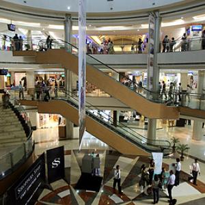 New stores, malls hit retailers' sales in big cities