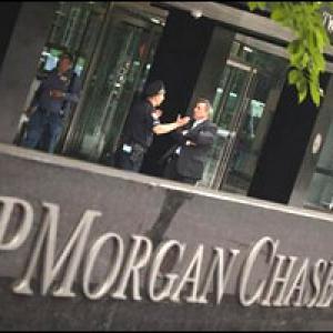 JP Morgan loss a risk management failure: Geithner