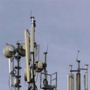 Cabinet clears one-time spectrum fee on telecos