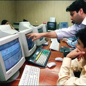 Stay invested in Fidelity scheme: Advisors