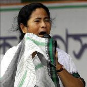 Mamata blames Centre for chit funds