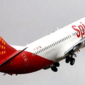 SpiceJet 's maiden international flight takes off from Kolkata