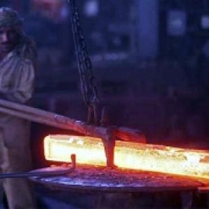 Industrial output contracts 2.2%, dashes hopes of recovery