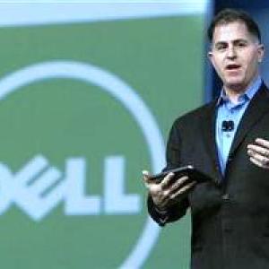 Dell's quarterly profit plummets amid buyout brawl