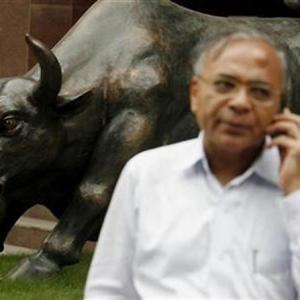 Sensex at 3-week closing high; Coal India, RIL shares rally