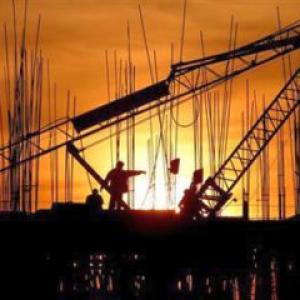Ficci seeks progress report of 287 infra projects cleared by CCI