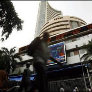 Sensex falls 91 pts to 1-mth low