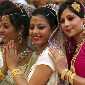 Jewellery sales zoom, gold to FALL further
