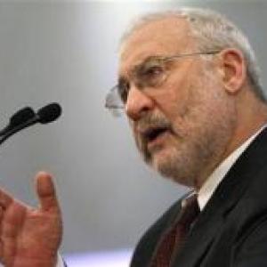Stiglitz not in favour of biz houses owning banks