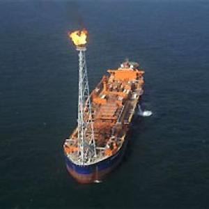 Moily hints of relief to RIL on KG-D6 relinquishment issue