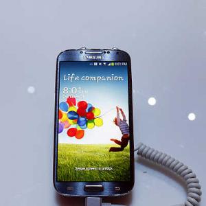 IMAGES: Samsung plans faster Galaxy S4 smartphone