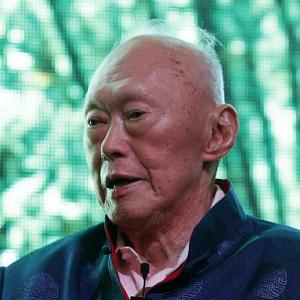 Ex-Singapore leader Lee Kuan Yew's health deteriorates; critically ill