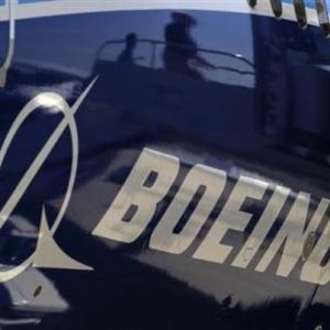 Boeing plans to build longest-range passenger jet