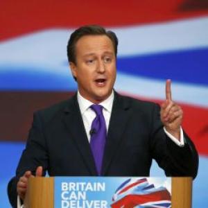 UK keen to invest in Bengal, Cameron invites Mamata to London