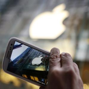 US jury awards Apple $290 million in retrial vs Samsung