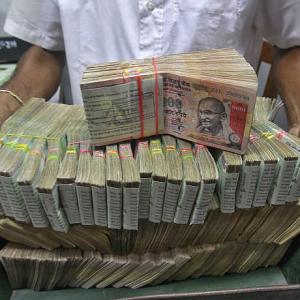 'India needs Rs 2,000 crore a day of capital inflows'