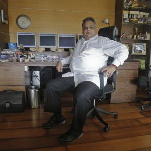 Rakesh Jhunjhunwala buys stake in Jet Airways