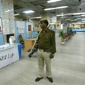 SBI follows industry trend, cuts term deposit rates by 0.25%