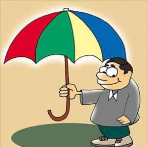 Govt allows FIIs, NRIs to invest in insurance sector