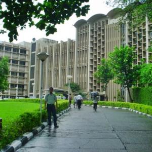 IIT Bombay bans 9 startups for revoking, delaying placement offers