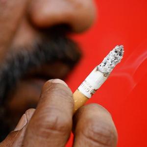 India accepts proposal to ban sale of single cigarettes