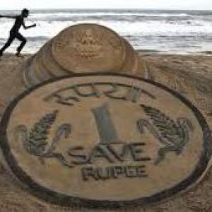 Why it is important for the RBI to arrest rupee fall