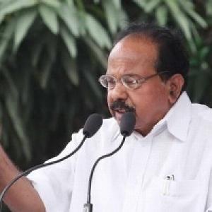 Govt to examine EC order on natural gas, says Moily