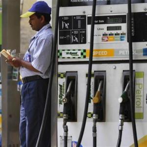 I-Day bonanza: Petrol to be cheaper by Rs 2!