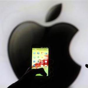 Samsung ordered to pay $120 million to Apple