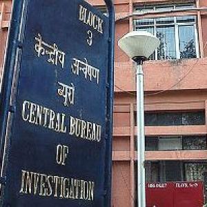 Legal expert, bank officer to help CBI probe into Saradha chit scam