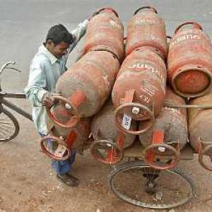 LPG rate cut by Rs 113, jet fuel prices by 4.1%