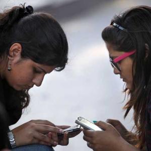 TRAI warns mobile operators on call drops