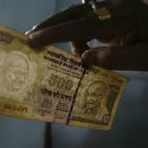 Rupee down 25 paise against dollar in early trade