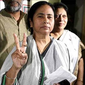 Mamata woos investors, says Bengal favourable for industries