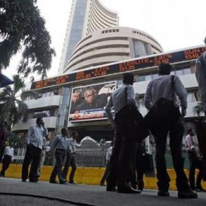 Sensex ends below 28,000; IT stocks drag Nifty below 8,450