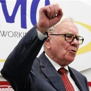 Warren Buffett denies that Berkshire Hathaway 'too big to fail'