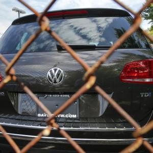 Volkswagen plays down hopes of quick answers over emissions cheating