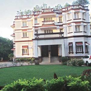 Billionaires splurge on bungalows in Mumbai, Birla to buy Jatia House