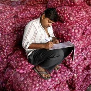 Farmer earns Re 1 after selling one tonne of onions!