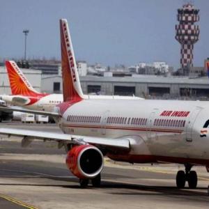 4 foreign airlines show interest in Air India stake sale